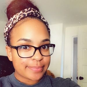 Meet your Posher, Alesia